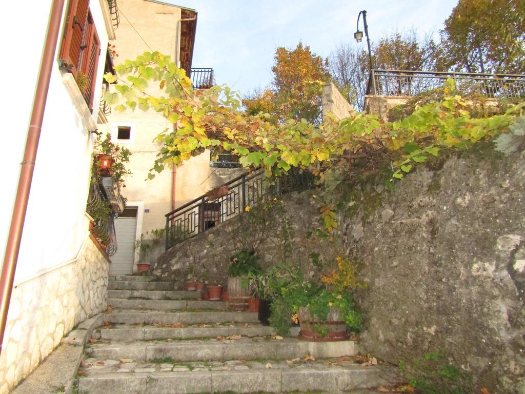 Medieval Village Of Pacentro Экстерьер фото